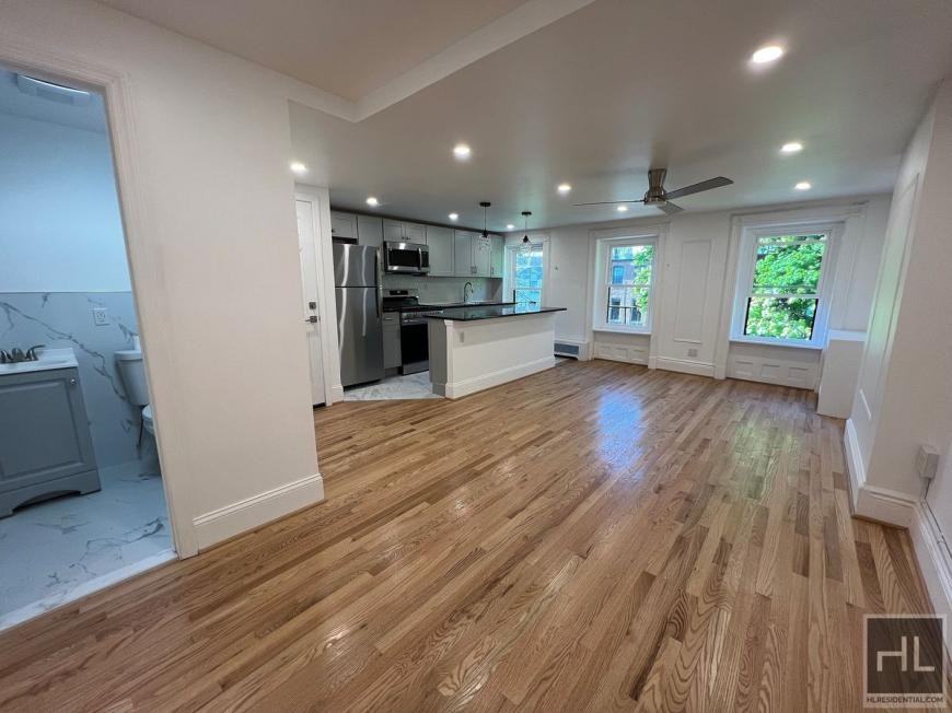523A Hancock St - Photo 5 of 10