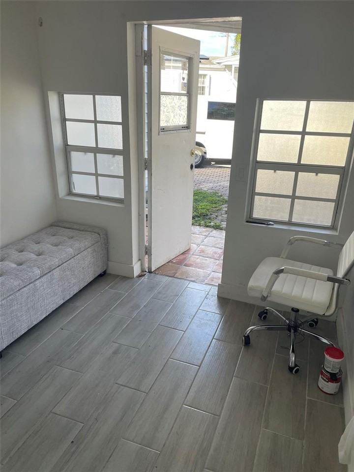 8508 Sw 16th Ct - Photo 5 of 9