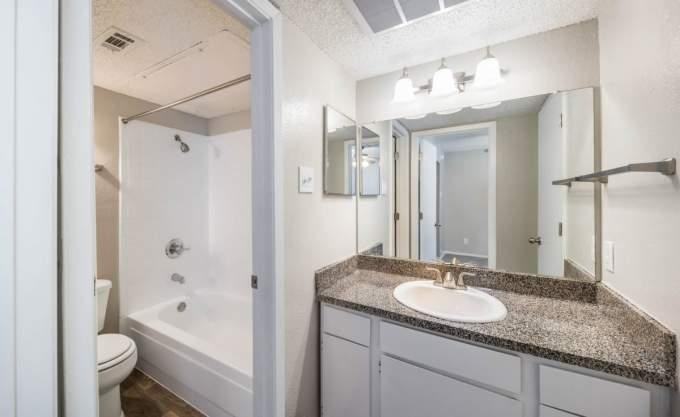 1736 Sotogrande Blvd - Photo 6 of 10