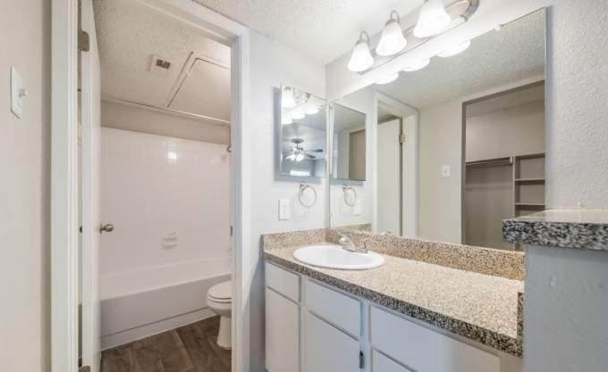 1736 Sotogrande Blvd - Photo 7 of 10