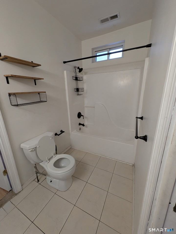 220 Munson St - Photo 7 of 11