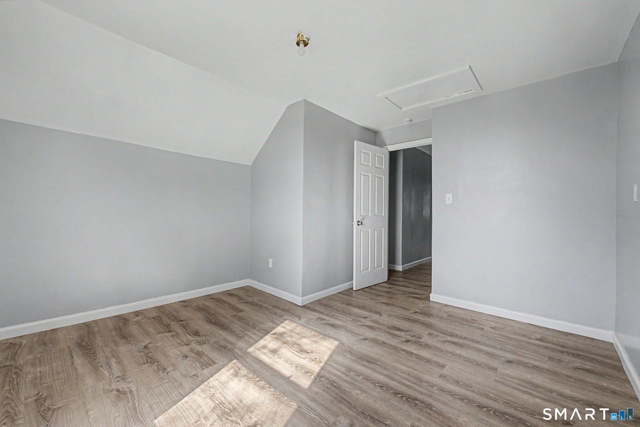 23 Beacon St - Photo 2 of 20