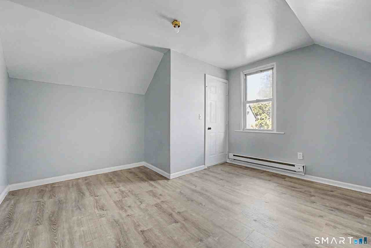 23 Beacon St - Photo 4 of 20