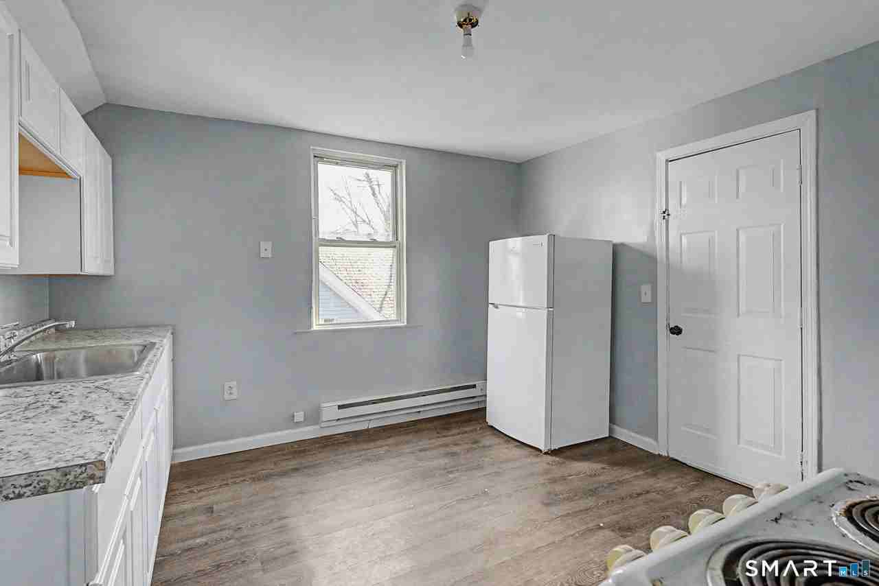 23 Beacon St - Photo 7 of 20