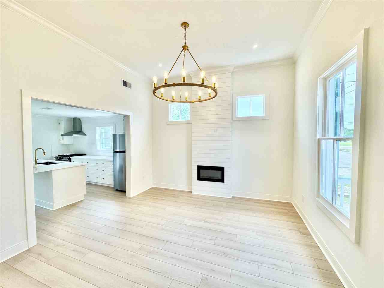 1312 35th St - Photo 6 of 32
