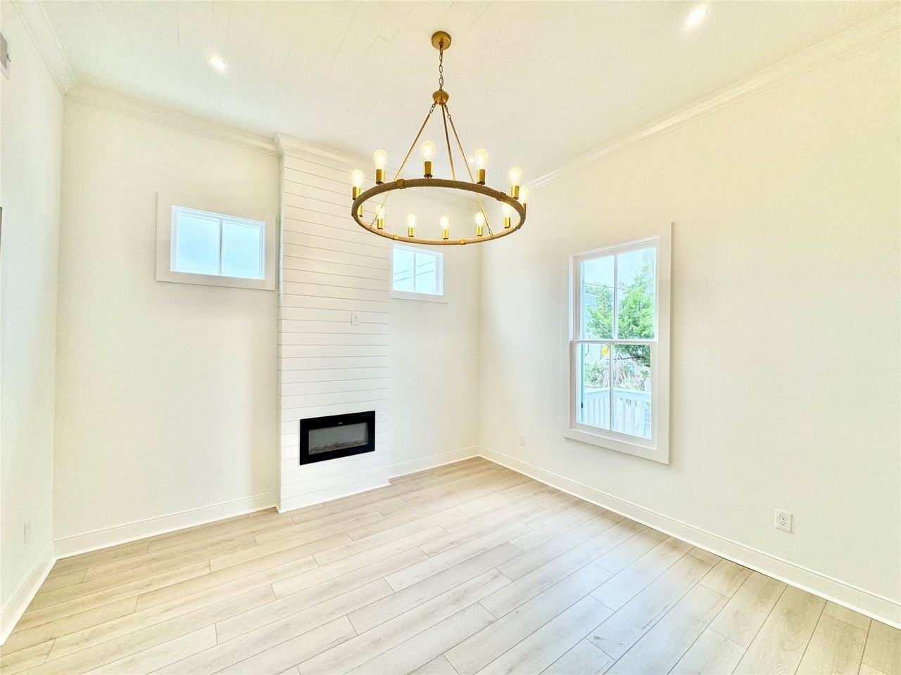 1312 35th St - Photo 7 of 32