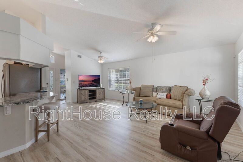 615 Juniper Way - Photo 4 of 23