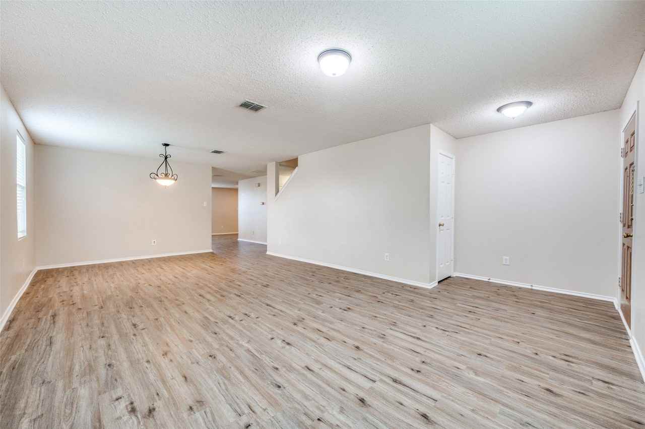3601 Kathryn Way - Photo 3 of 13