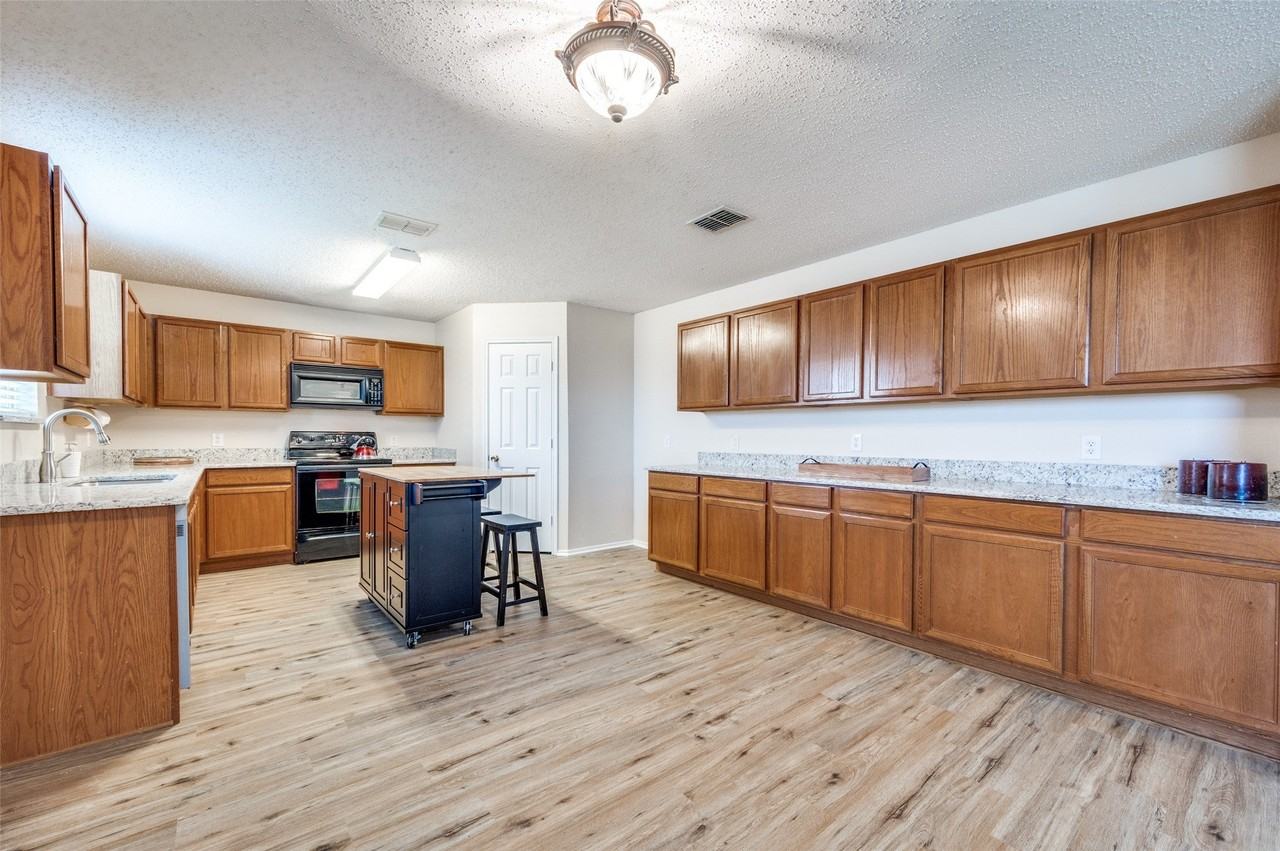 3601 Kathryn Way - Photo 6 of 13