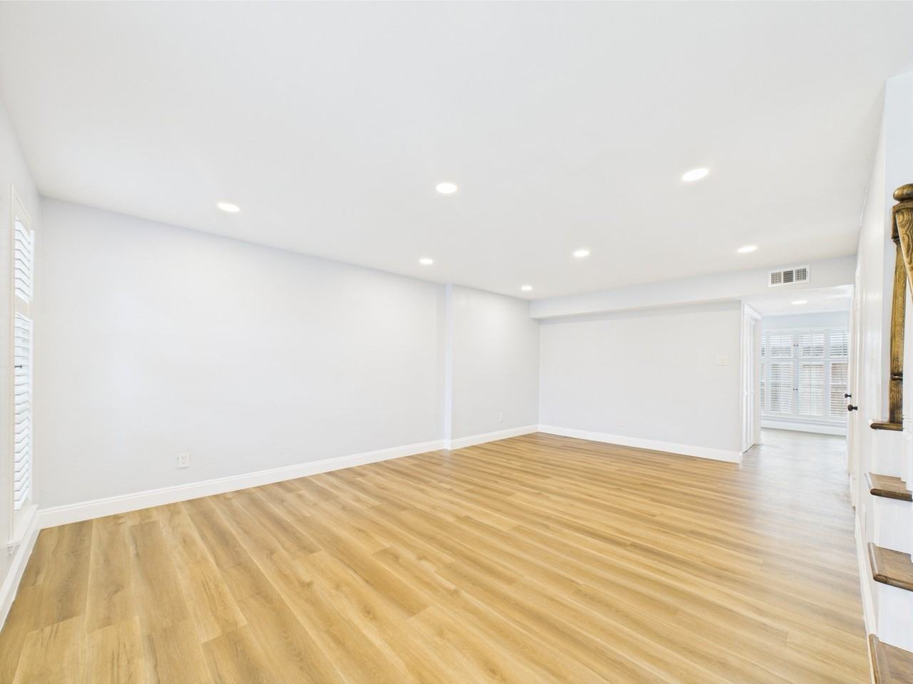 10380 Briar Forest Dr - Photo 4 of 44