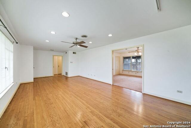 112 Sunway Dr - Photo 4 of 23