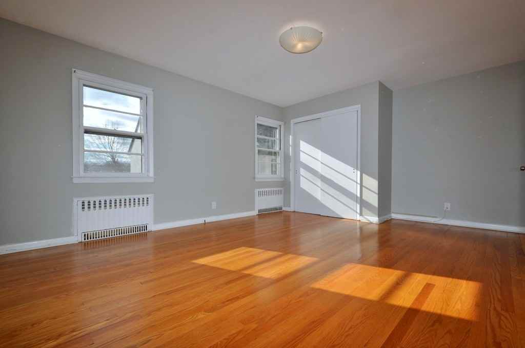 34 Chestnut St - Photo 5 of 29