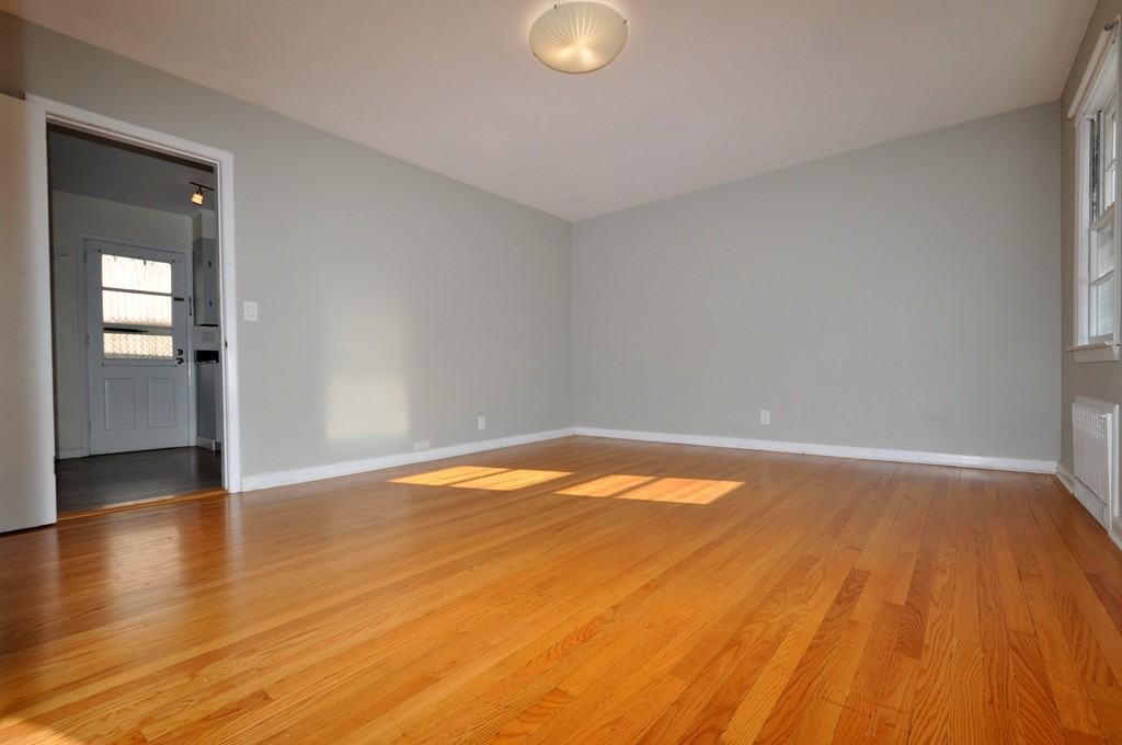 34 Chestnut St - Photo 7 of 29