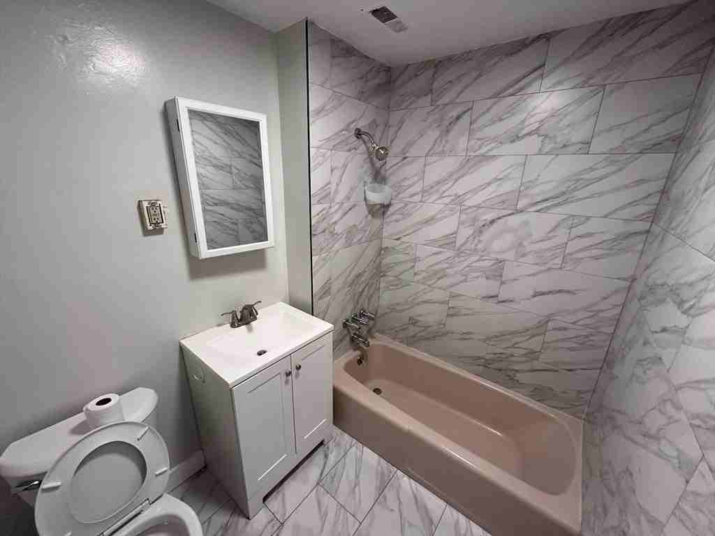 20 Hysil Avenue #3 - Photo 7 of 9