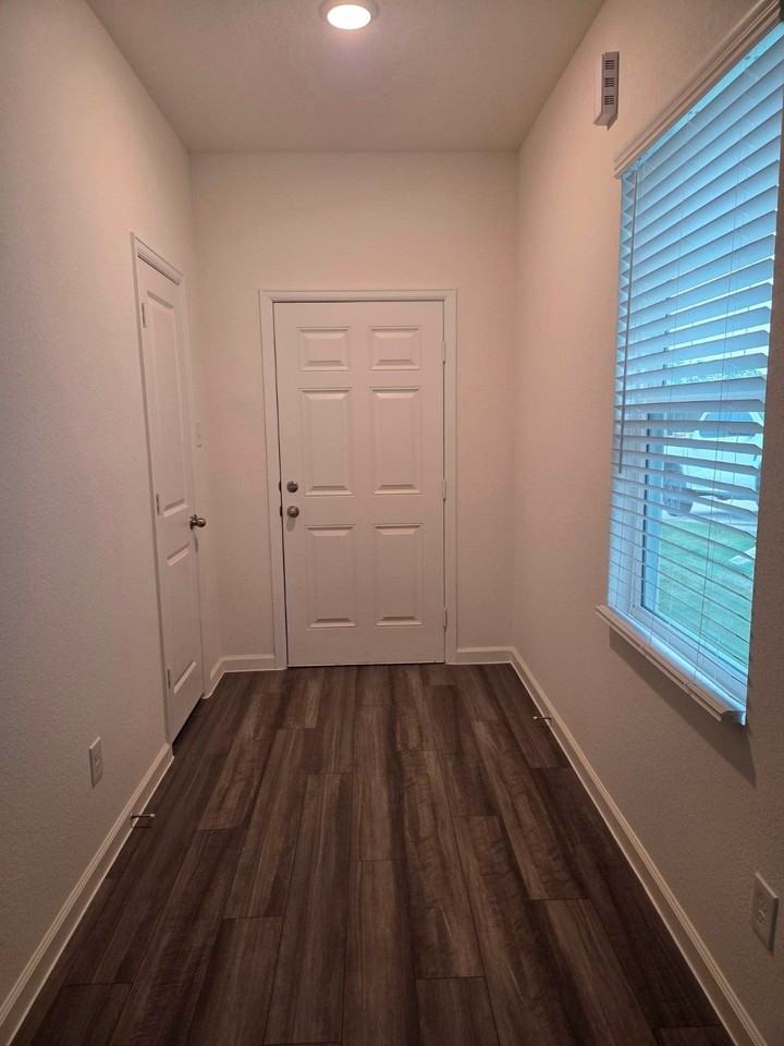632 Craven St - Photo 2 of 22