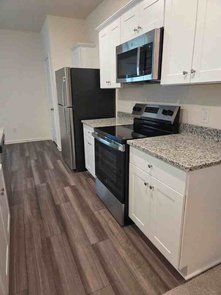 632 Craven St - Photo 3 of 22