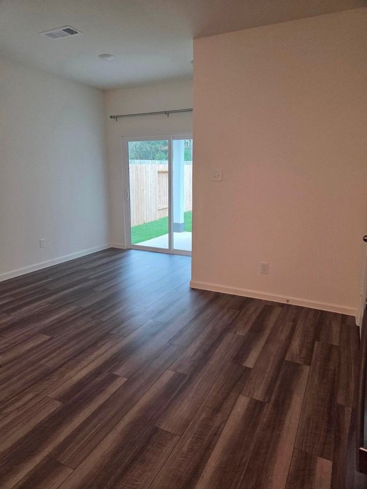 632 Craven St - Photo 7 of 22