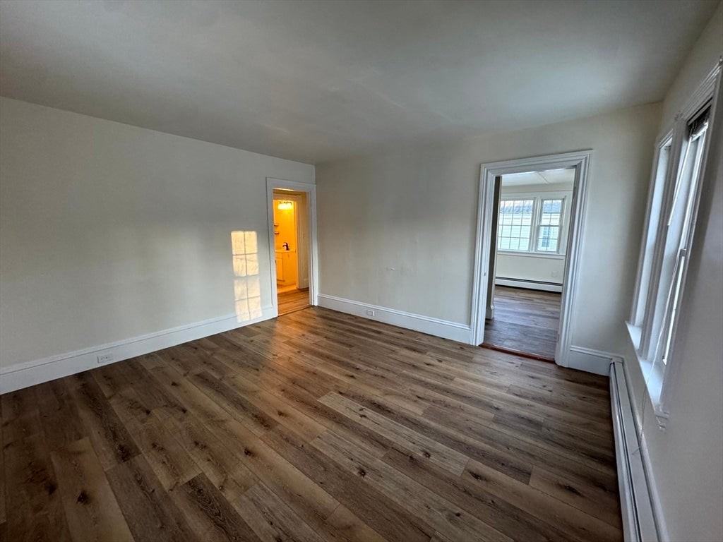 195 Court St - Photo 5 of 34