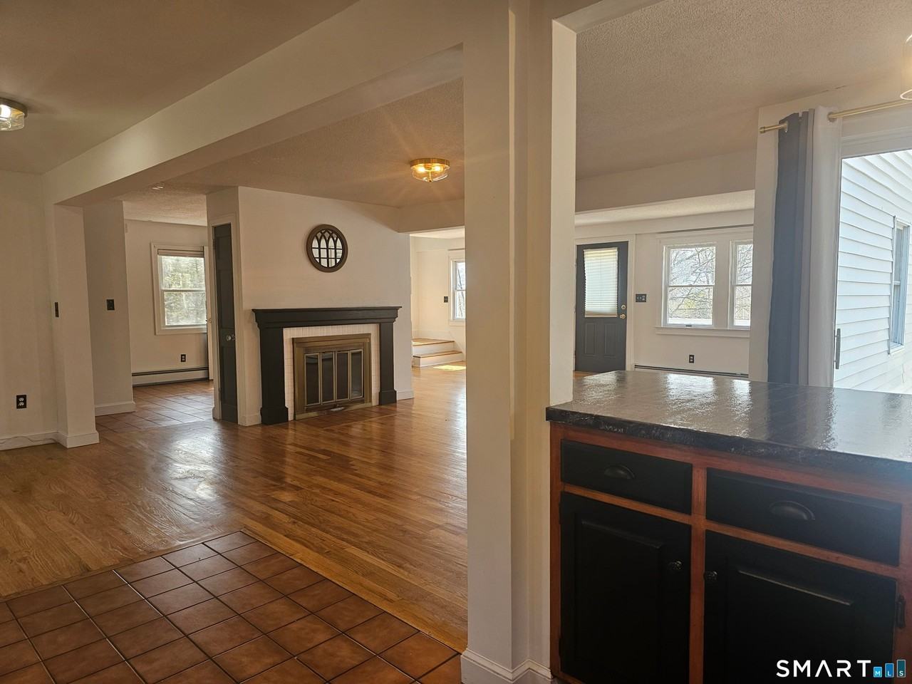 932 Saybrook Rd - Photo 7 of 40