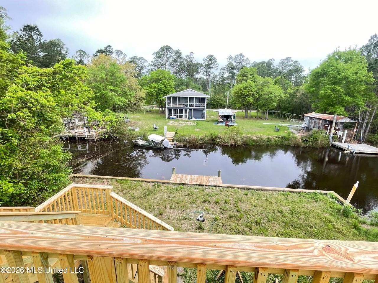 10055 Peachtree Dr - Photo 3 of 10