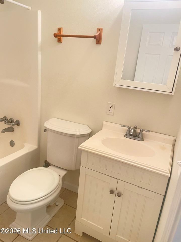 10055 Peachtree Dr - Photo 6 of 10