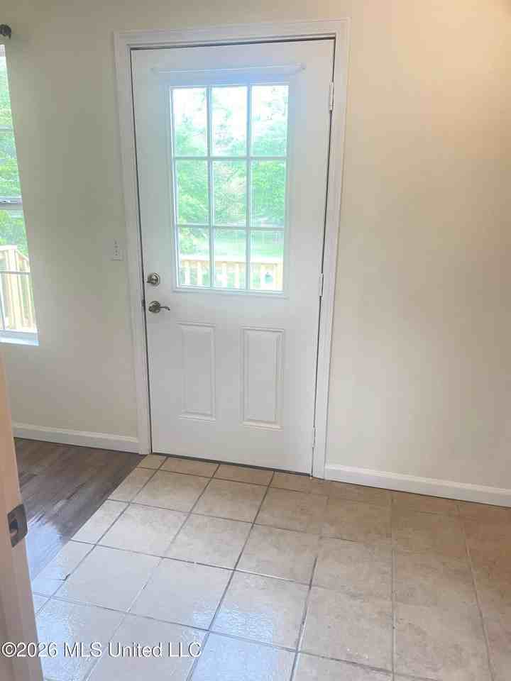 10055 Peachtree Dr - Photo 7 of 10