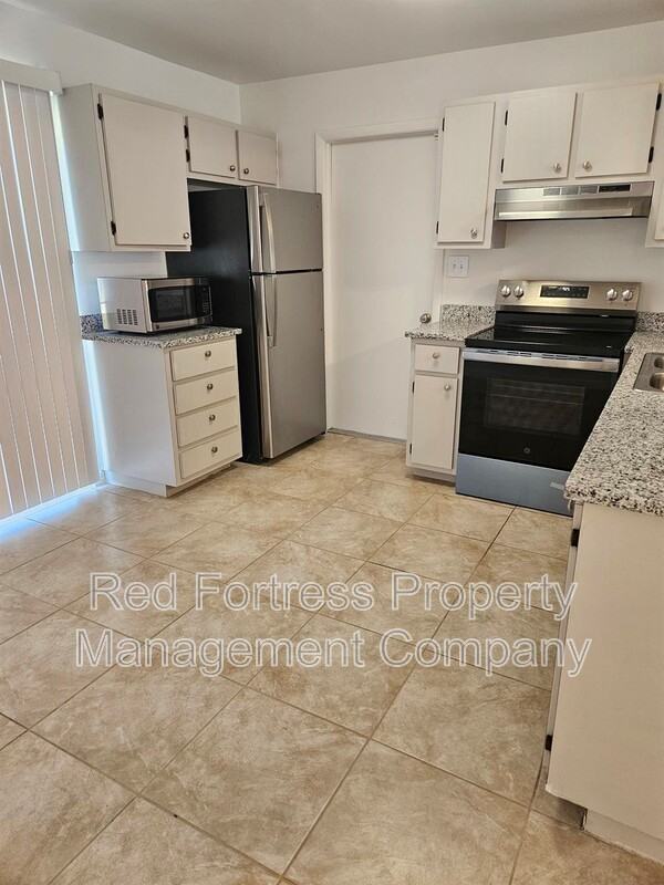3718 15th St W - Photo 2 of 11