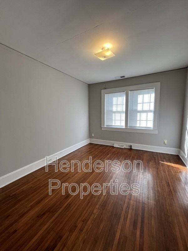 2109 Kenmore Ave - Photo 5 of 9