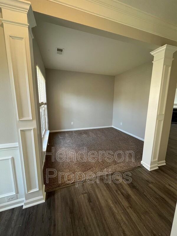 7802 Rolling Meadows Ln - Photo 5 of 26