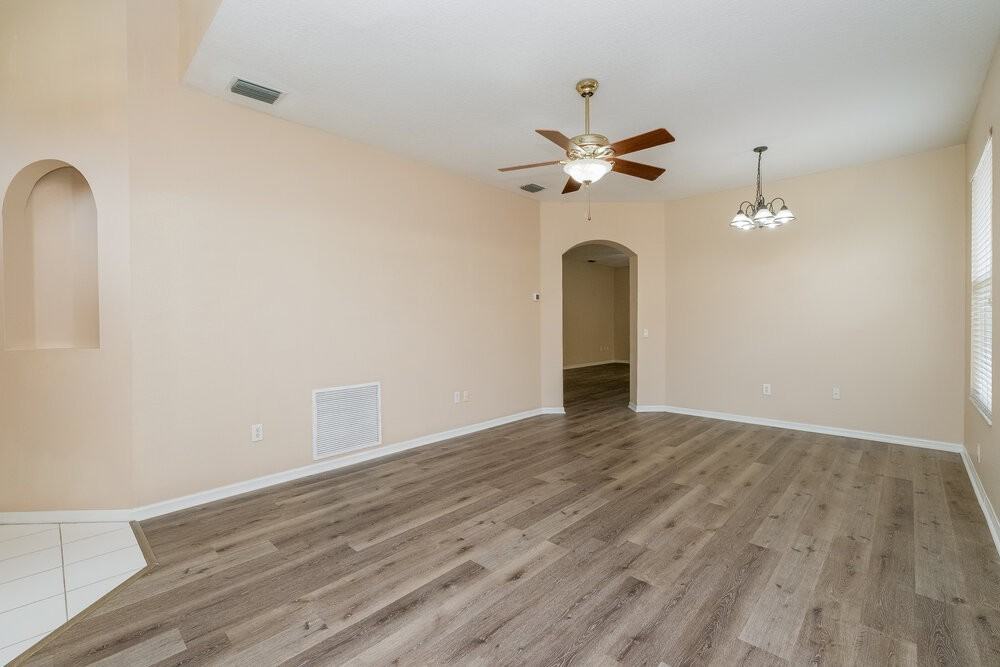 25402 Seven Rivers Cir - Photo 3 of 16
