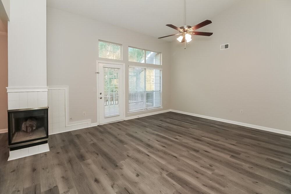 10066 Point View Dr - Photo 3 of 16