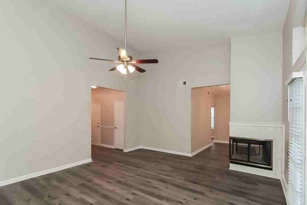 10066 Point View Dr - Photo 5 of 16