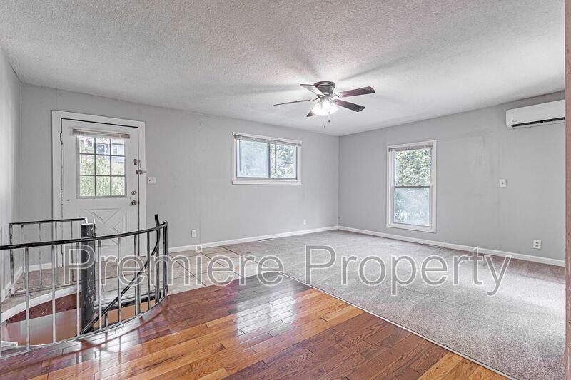 2727 S Vermont Ave - Photo 2 of 10