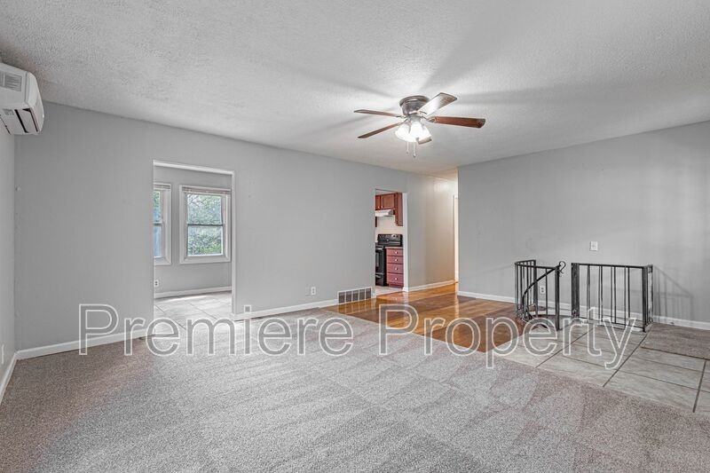 2727 S Vermont Ave - Photo 3 of 10