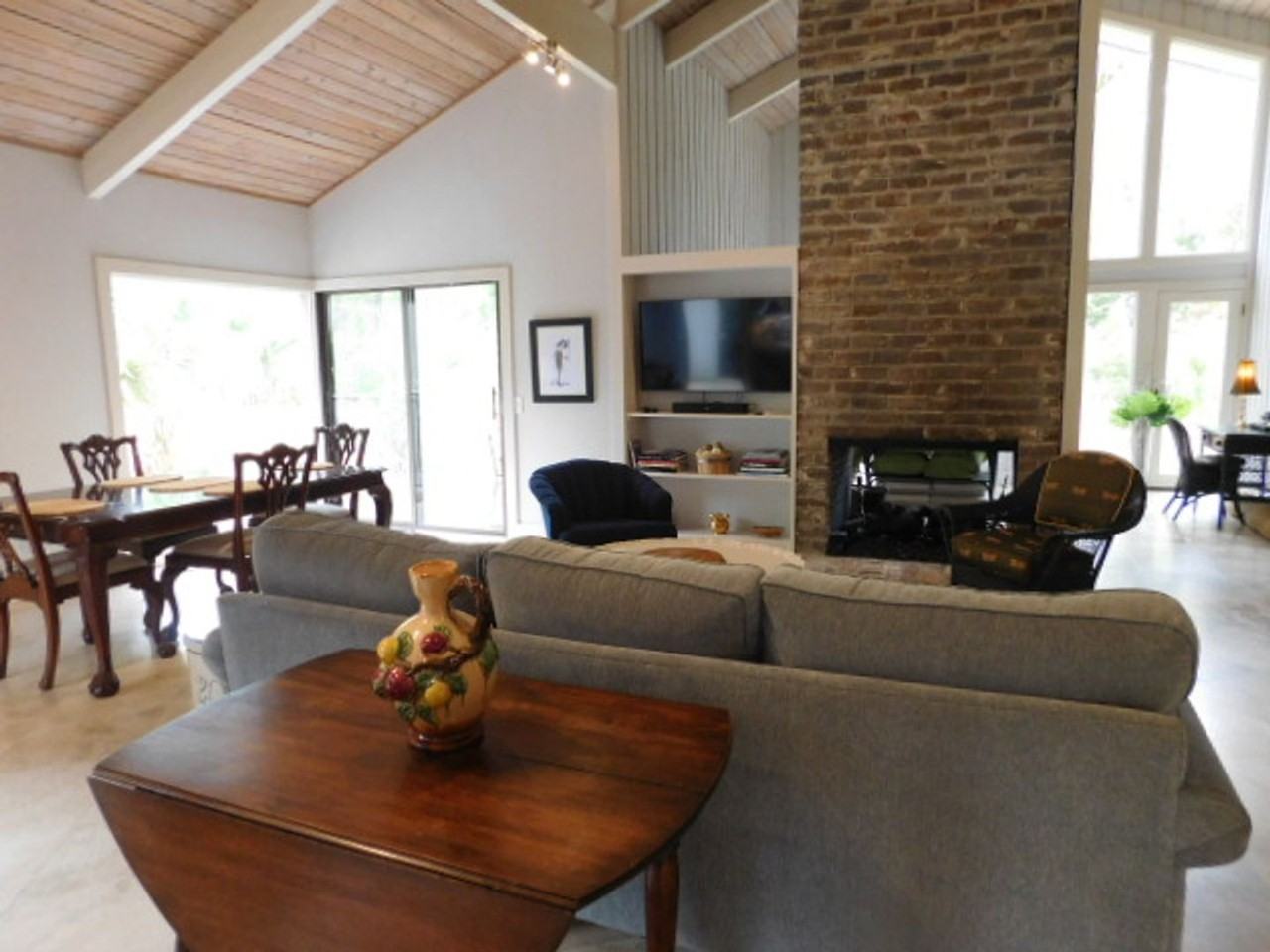 43 Wagon Rd - Photo 7 of 28