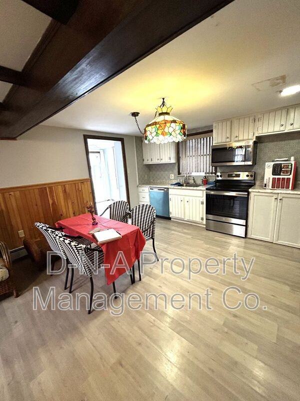 1228 Allegheny Dr #2 - Photo 4 of 10