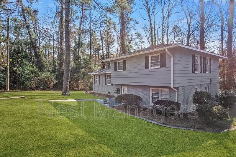 1401 Briarcliff Dr #B - Photo 4 of 15