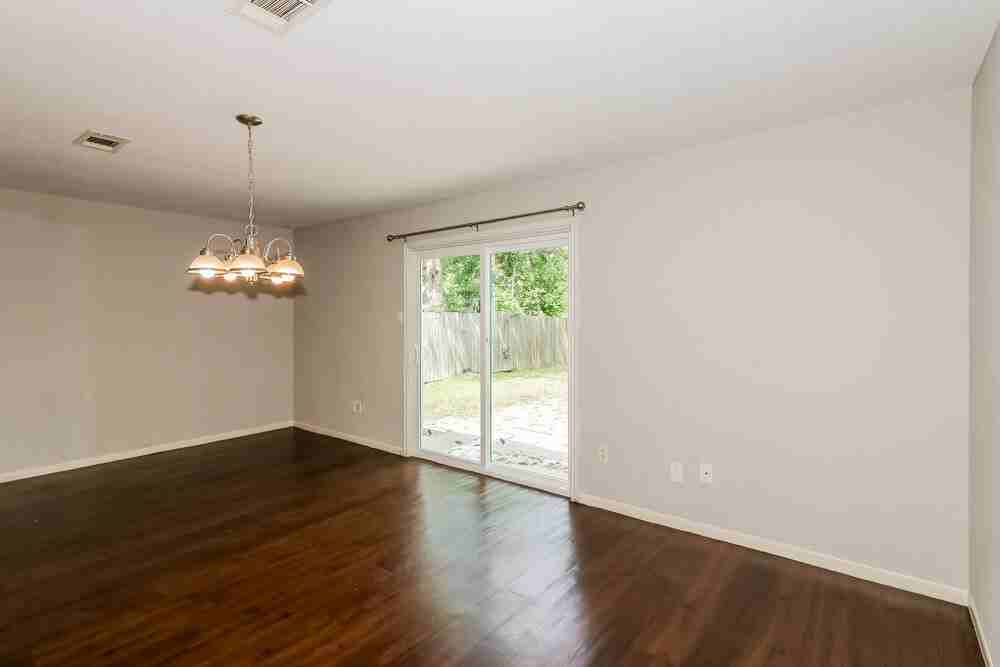 11611 Duane St - Photo 6 of 16