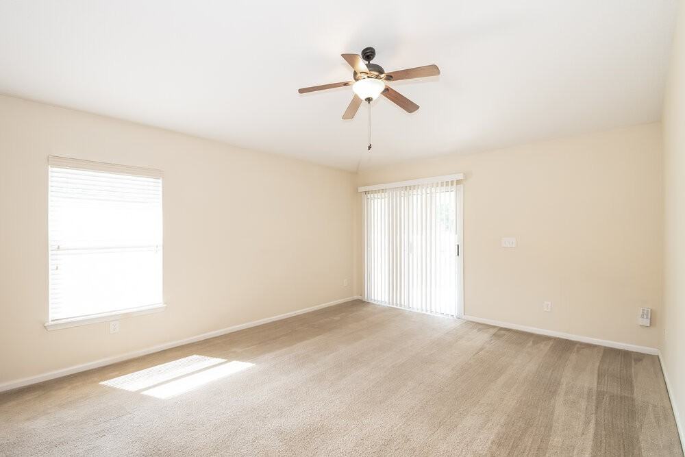 2452 Willowbend Dr - Photo 3 of 14