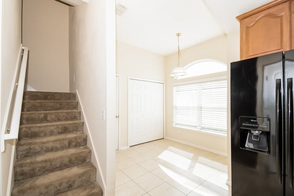 2452 Willowbend Dr - Photo 4 of 14