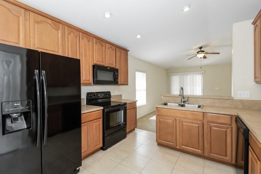 2452 Willowbend Dr - Photo 5 of 14