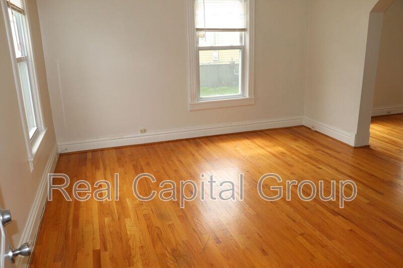 171 Lancaster St - Photo 4 of 22