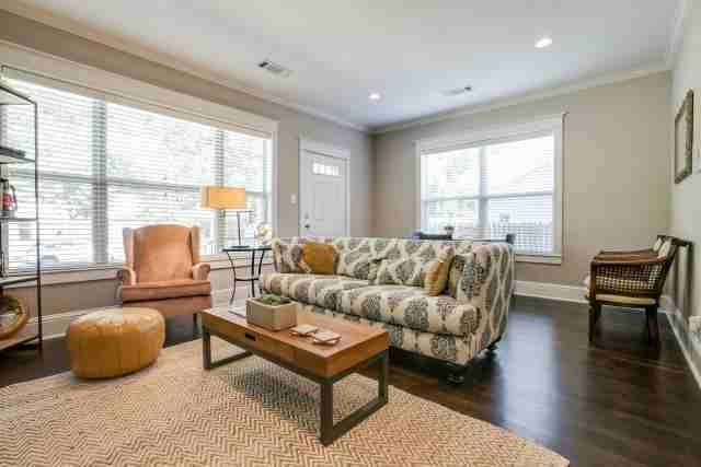 837 Woodlawn Ave - Photo 5 of 23