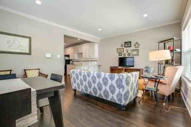837 Woodlawn Ave - Photo 6 of 23