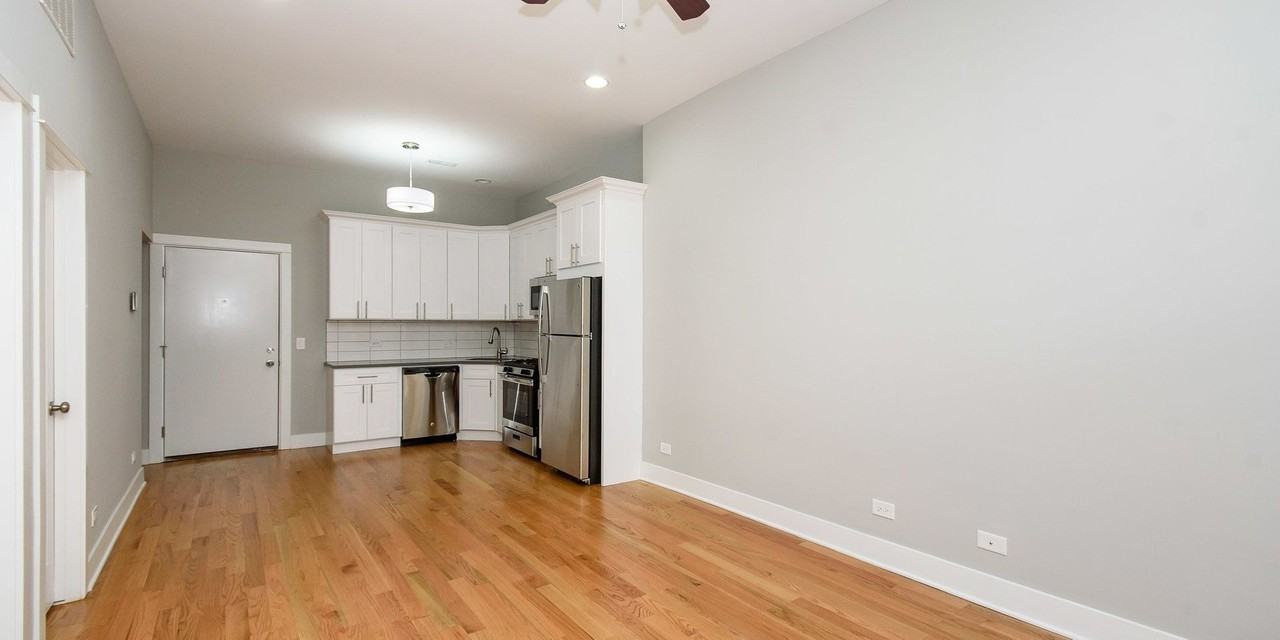 2125 W Chicago Ave - Photo 2 of 13