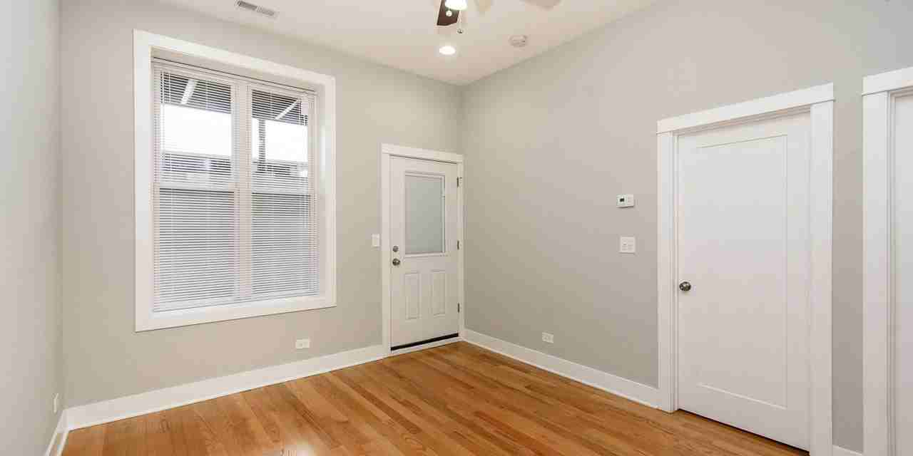 2125 W Chicago Ave - Photo 5 of 13