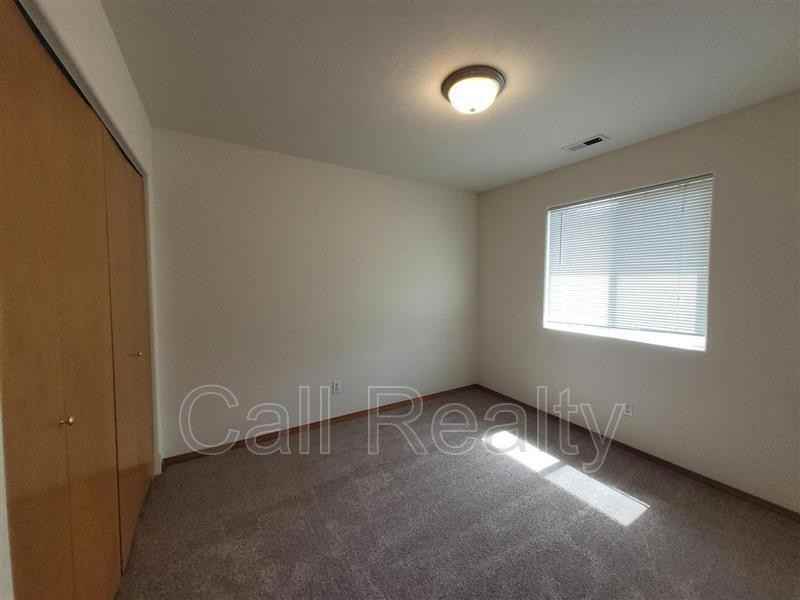 18714 E Augusta Ct - Photo 6 of 11