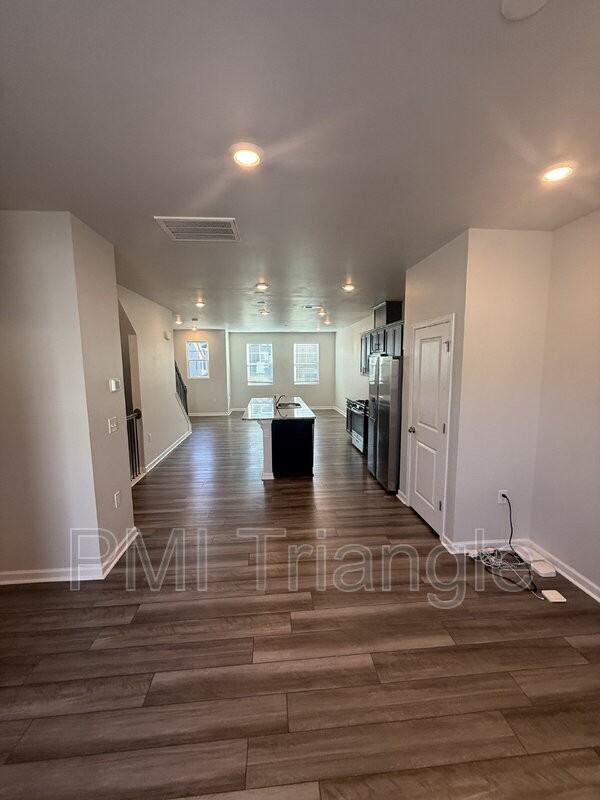 716 Cormiche Ln - Photo 3 of 18