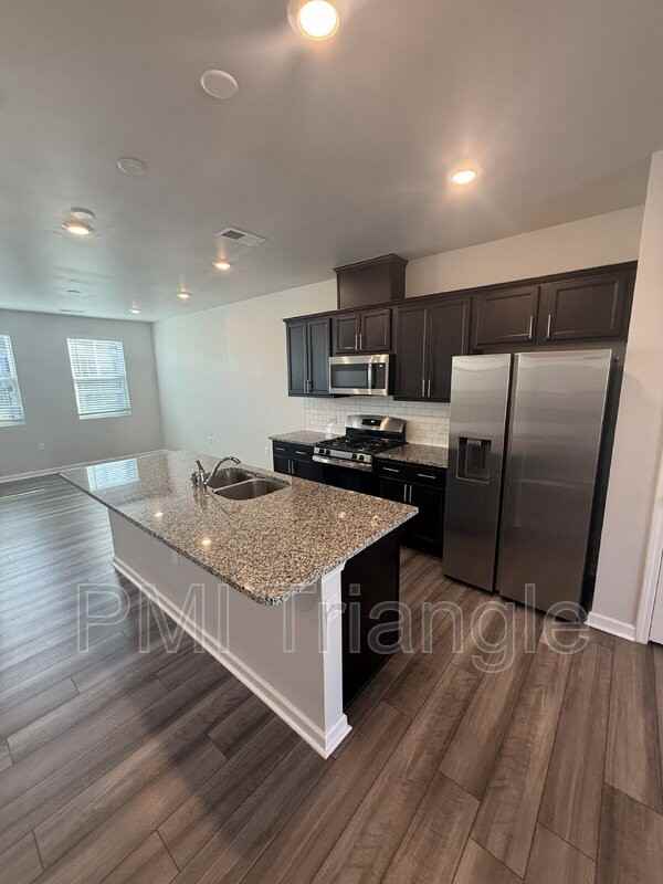 716 Cormiche Ln - Photo 5 of 18