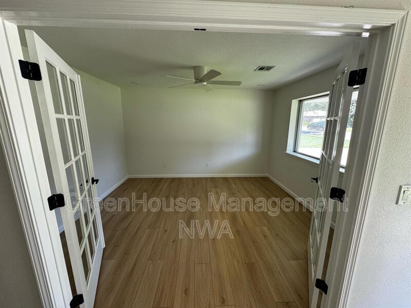 2202 Se 16th St - Photo 4 of 17